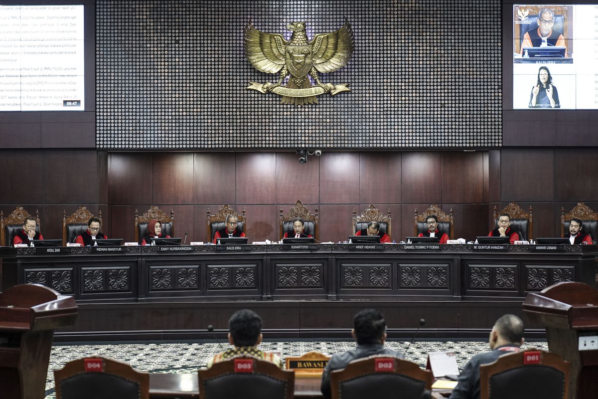 Chief constitutional Judge Suhartoyo (center) together with eight constitutional judges presided over the 2024 Pileg General Election Results dispute decision (PHPU) at the Constitutional Court (MK) building, Jakarta, Thursday (6/6/2024). The Constitutional Court held a verdict reading session for 37 cases of disputes over the results of the general election (PHPU) legislative election or 2024 Pileg disputes(ANTARA FOTO/Dhemas Reviyanto)